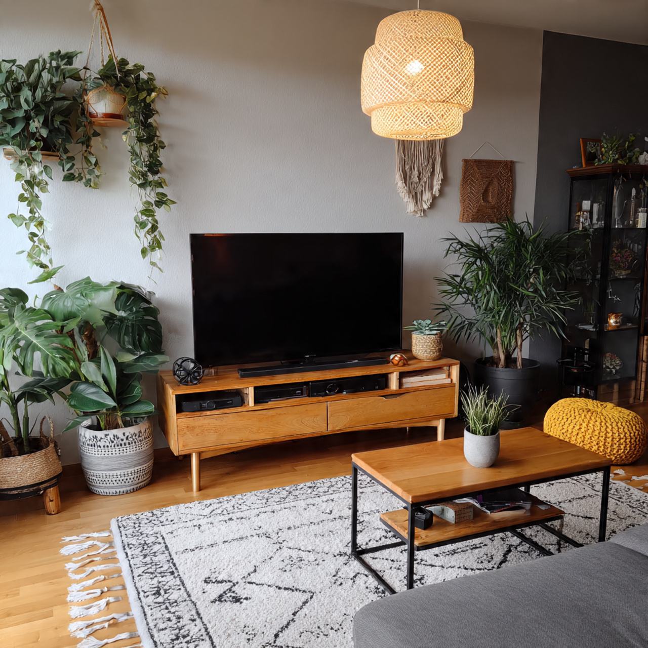 12 Stunning TV Wall Decor Ideas That Look High End 12 tv wall decor